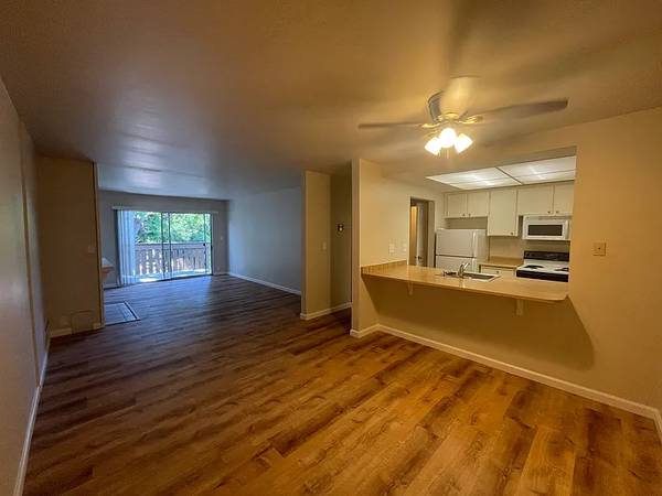 1BR/1BA Apartment on Center St · Hayward