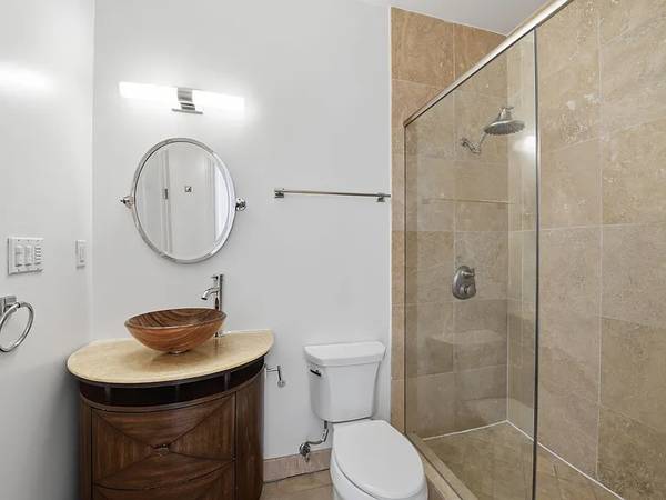 1BR/1BA Single Family House on Post St · San Francisco photo 4