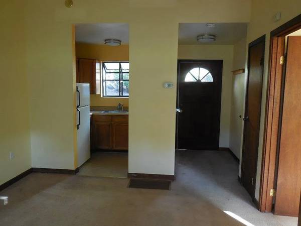 1BR/1BA Single Family House on 5th Ave · Oakland photo 2