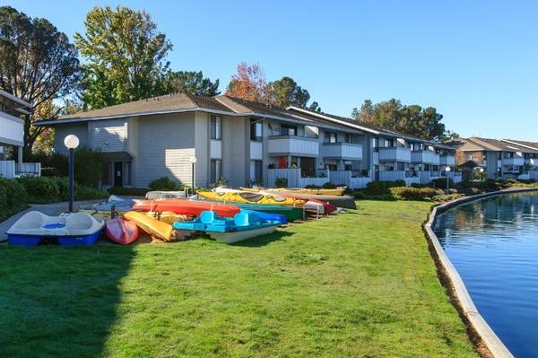 Apartments on Catamaran Street · Foster City photo 2