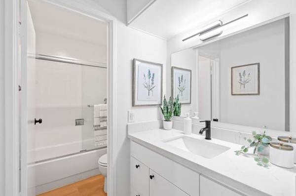 Condos on Peninsula Avenue · San Mateo photo 2