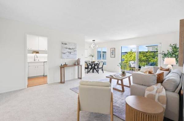 Condos on Peninsula Avenue · San Mateo photo 4