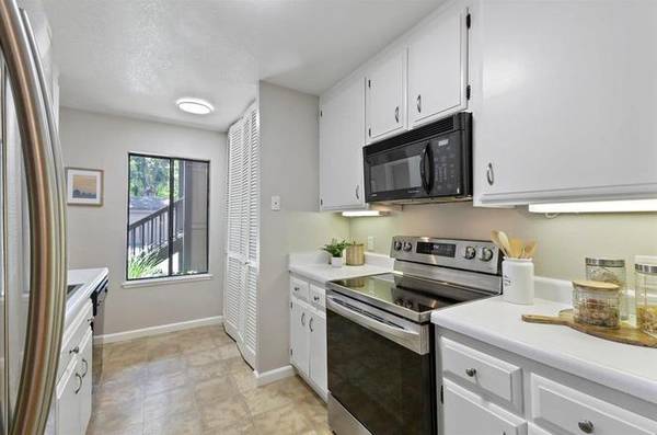Condos on N Rengstorff Ave · Mountain View photo 3