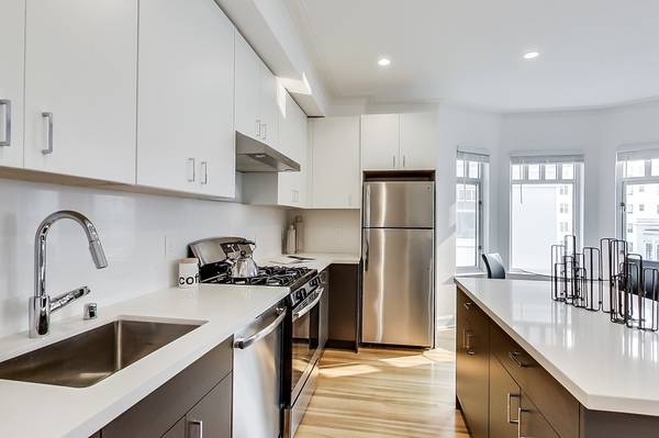 2BR/1BA Apartment on Lombard · San Francisco