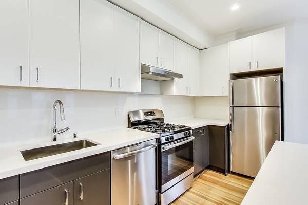 2BR/1BA Apartment on Lombard · San Francisco photo 5