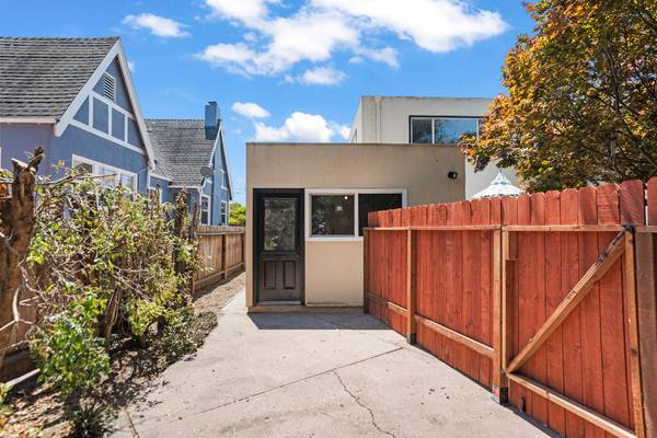 Modern Tri-level Townhouse Just ½ Mile To Bart photo 4