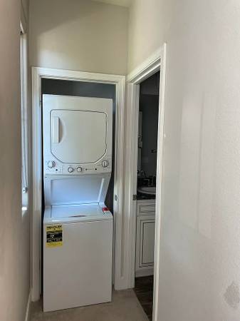 Spacious 3-Bedroom Home with Large Office and Loft photo 2