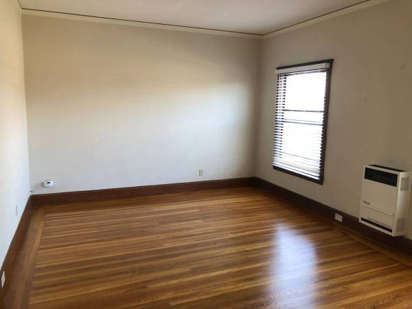 0BR/1BA Apartment on Webster Street Near 40th · Oakland photo 5