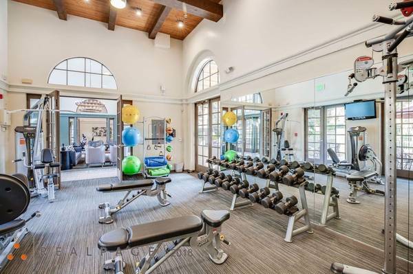 Townhouses on W Julian Street · San Jose photo 3