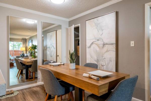 Apartments on Saratoga Ave · San Jose photo 3