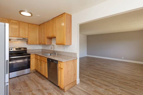 2BR/1BA Apartment · Hayward photo 5