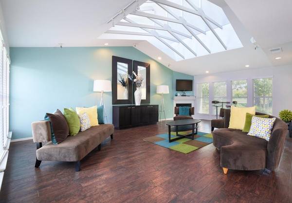 Apartments on College Avenue · Pleasanton photo 2