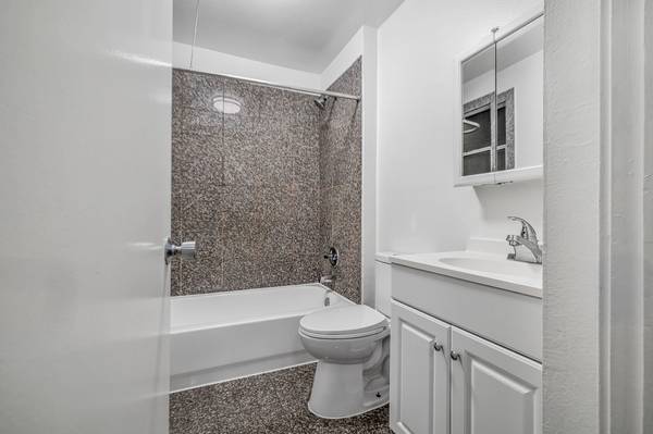 839 Leavenworth photo 5