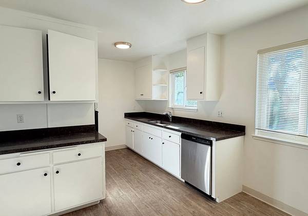 Apartments on Central Ave · Alameda photo 2