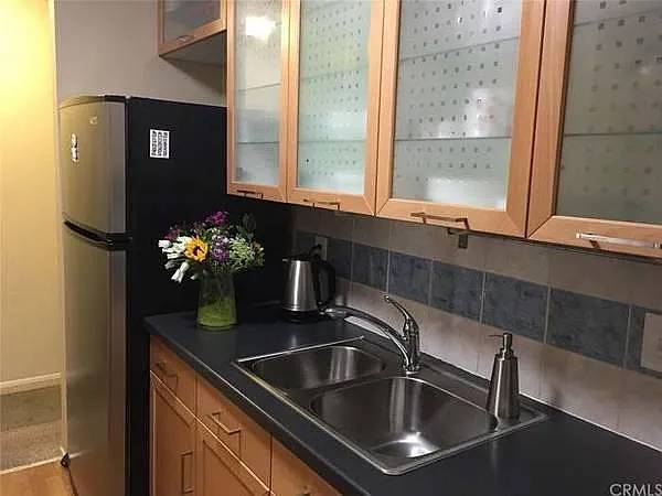 2BR/2BA Condo · San Bruno photo 4