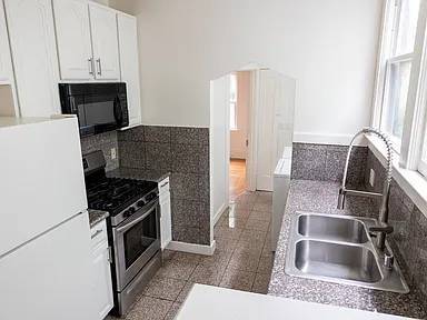 3Bed Top-floor Flat W/ Modern Sf Charm - Pet(s) Welcome photo 4