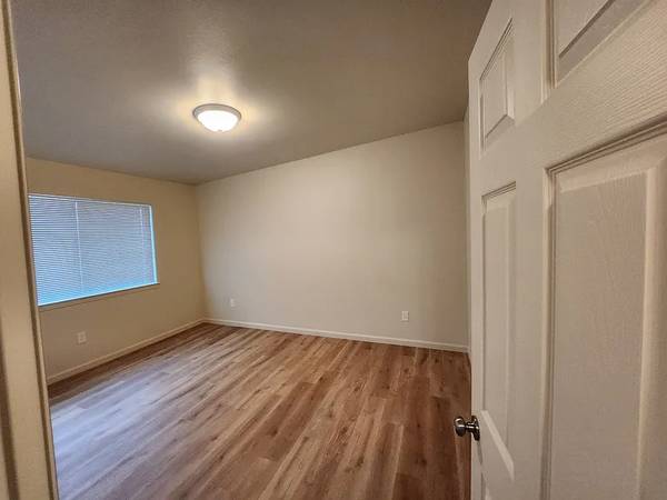 2BR/1BA Apartment on Sharmon Palms Ln · Campbell photo 3