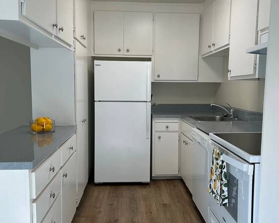 Skycrest Apartments photo 5