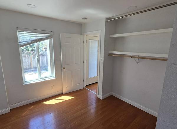 2BR/1BA Apartment on Neptune St · San Francisco photo 4