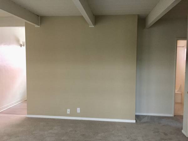 2BR/1BA Apartment on Telegraph Ave · Oakland photo 5