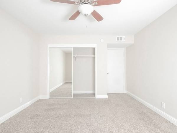 Roble Vista Apartments photo 5