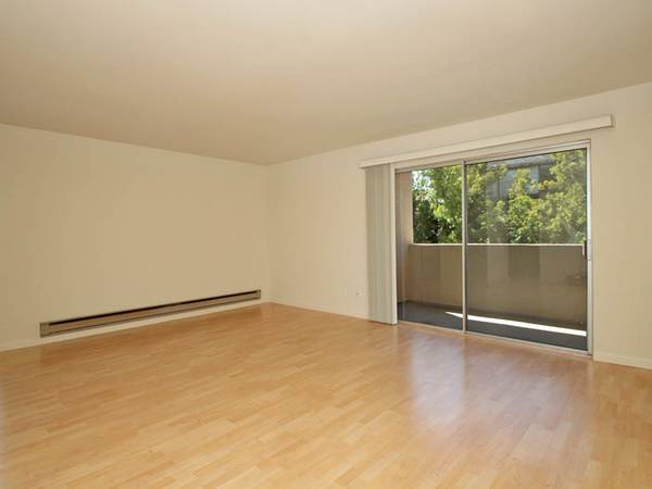 Mayfield Manor photo 2