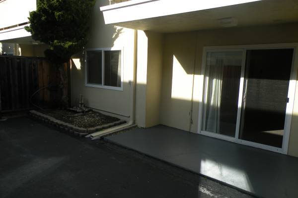 Newport Apartments photo 4