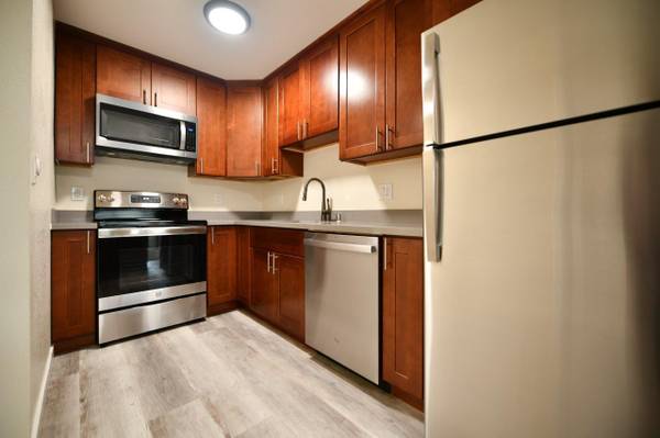 Apartments on Linda Ave · Oakland photo 4