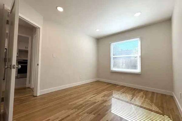 2BR/1BA Loft on Judah St · San Francisco photo 2