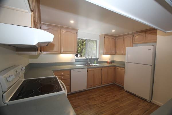 Townhouses on Corte Lenosa · Greenbrae photo 2