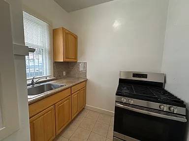 3511 Taraval photo 2
