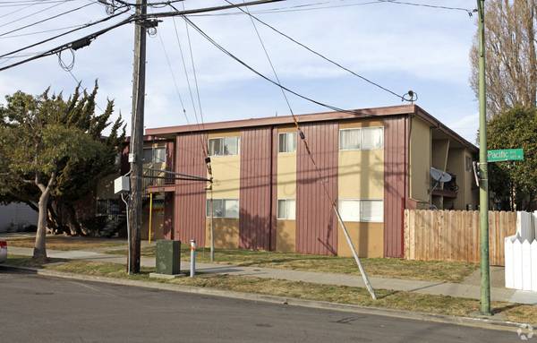 2BR/1BA Apartment on Pacific Avenue · Alameda