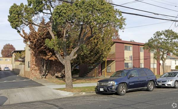 2BR/1BA Apartment on Pacific Avenue · Alameda photo 4