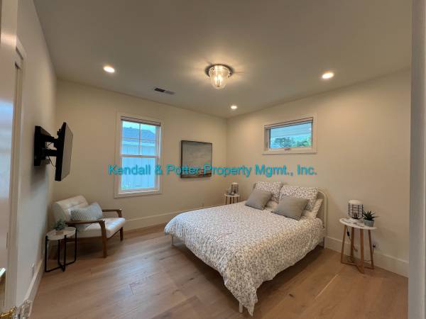 2BR/2BA Single Family House on Seabright Avenue - A · Santa Cruz photo 5