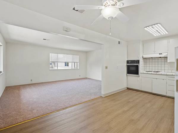 2BR/1BA Apartment on Francisco Ave · San Jose photo 5