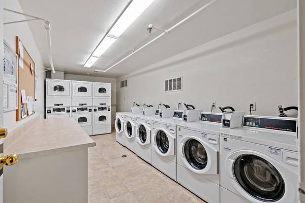 1BR/1BA Apartment on Shelter Creek Ln · San Bruno photo 5