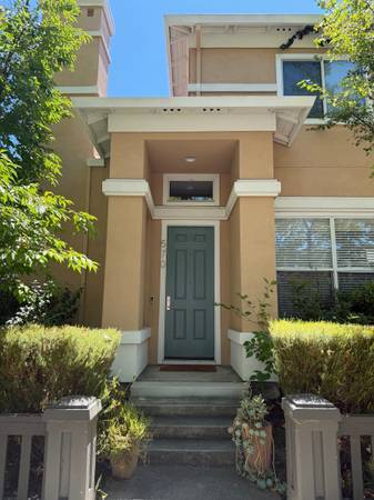 Classic Mountain View Retreat with Detached Garage photo 2