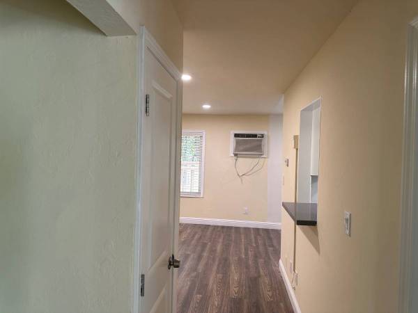 Big Beautifully updated 4-bedroom 2.5 bath home in Martinez photo 3
