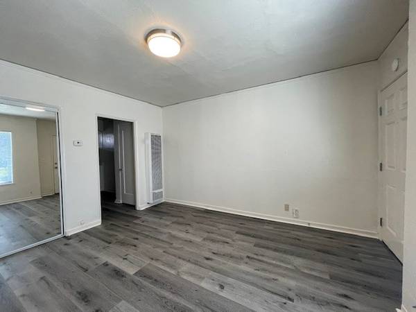 2617 Sacramento St Berkeley, CA 94702 photo 5