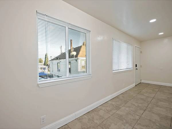 Houses on 57th Ave · Oakland photo 2