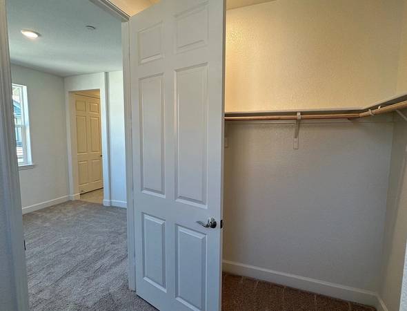 One Of A Kind Paradise... 5 Bed/3 Bath Oasis... Private And Quiet Cul De Sac... photo 5