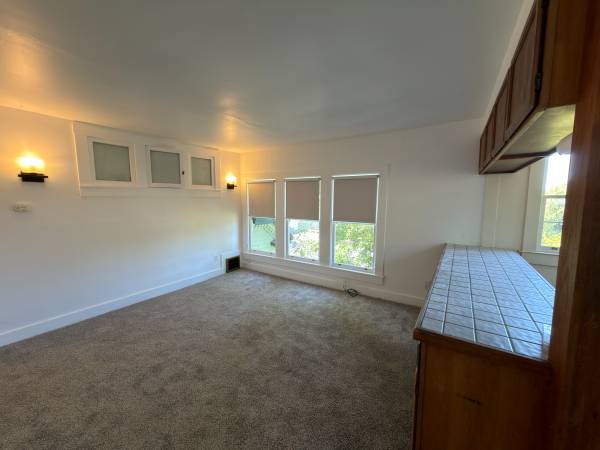 0BR/1BA Apartment on Central Ave · Alameda photo 3