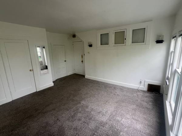 0BR/1BA Apartment on Central Ave · Alameda photo 5