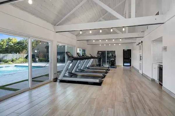 2BR/1BA Apartment on Balboa Ct · Mountain View photo 4