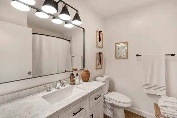2BR/1BA Apartment on Balboa Ct · Mountain View photo 5