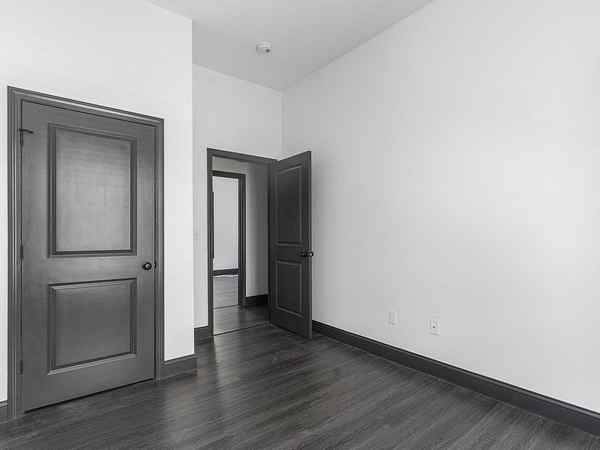 Remodeled 6-Bedroom Ranch with Modern Finishes  Massive Appeal photo 3