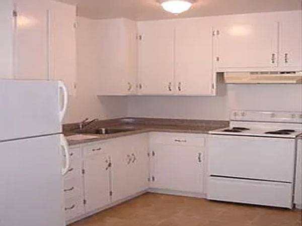 1BR/1BA Single Family House on 25th Ave · San Francisco photo 3