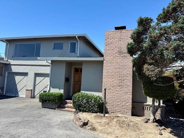 Open House Sunday 4/19 11 Am - 12 Pm: Beautifully Updated Corner-lot Home In Millbrae – Spacious Living &amp; Expansive Wraparound Yard photo 2