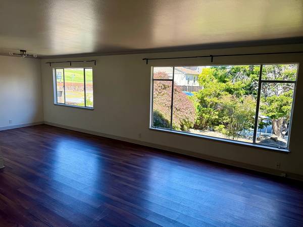 Open House Sunday 4/19 11 Am - 12 Pm: Beautifully Updated Corner-lot Home In Millbrae – Spacious Living &amp; Expansive Wraparound Yard photo 4