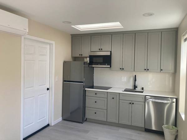 1BR/1BA In Law Adu on Eisenhower Dr · Santa Clara photo 4